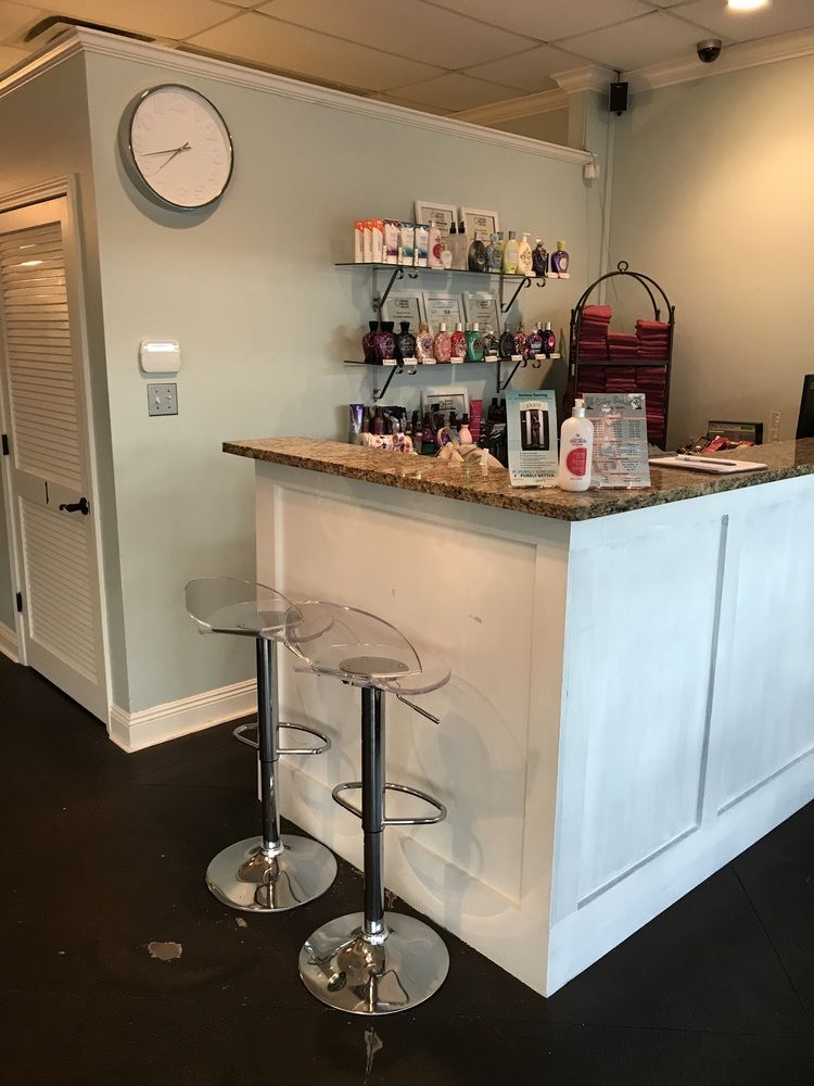 City Beach Tanning Salon: 3000 Severn Ave Ste 3, Metairie, LA 70002